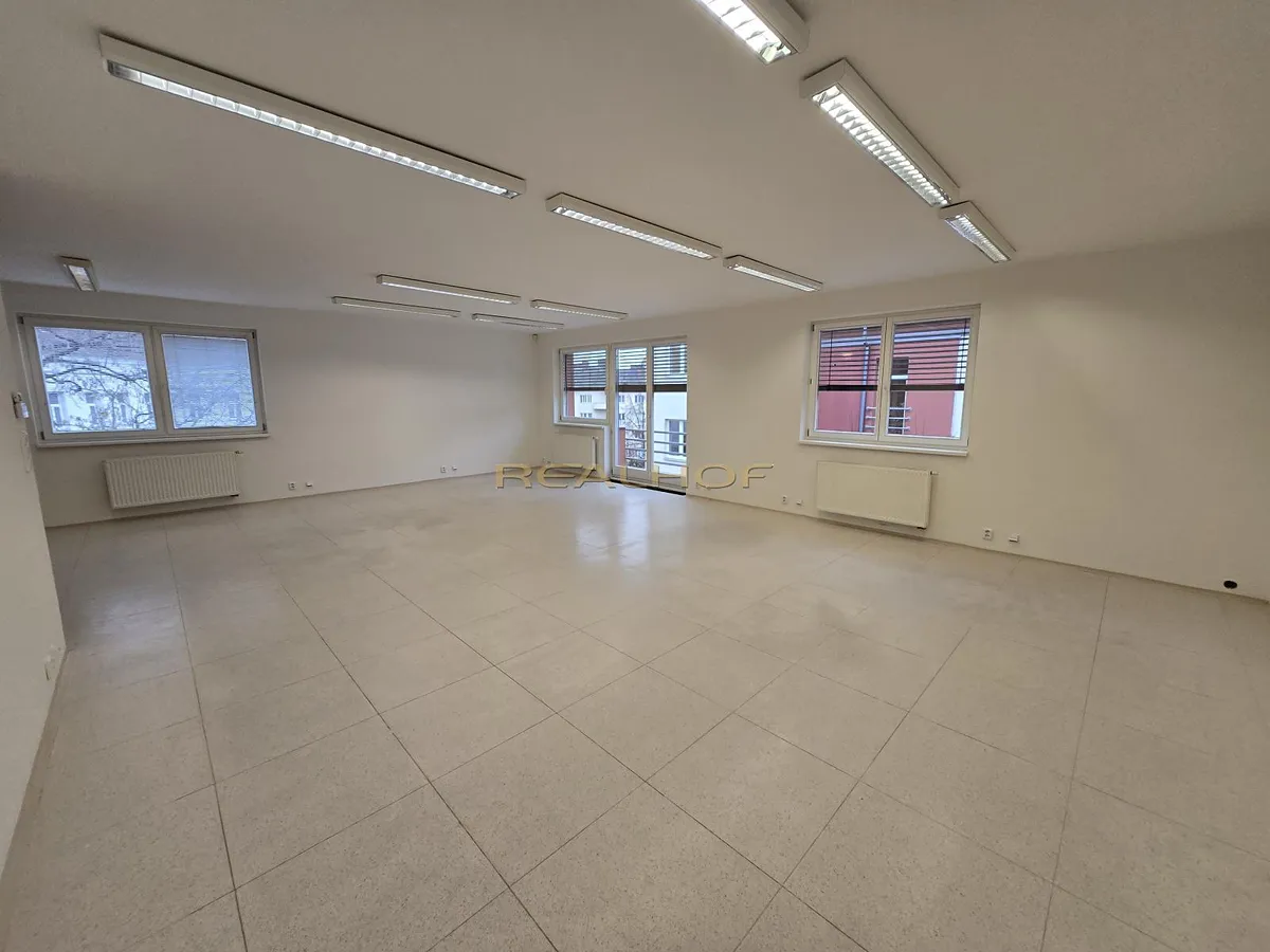 Pronájem kanceláře 76 m²